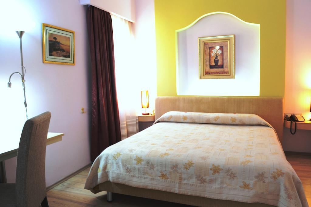 Theranda Boutique Tirana