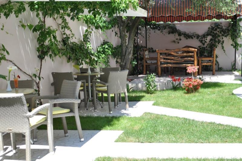Theranda Boutique 3* Tirana